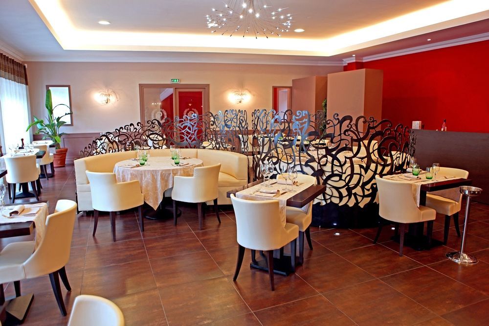 Lodève Logis Hotel Restaurant De La Paix מראה חיצוני תמונה